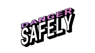 Isometric View 'da Cüretkar Tipografi Efektleriyle Karşıt Kelime Hareket Döngüsü ile Tehlike vs SafFELY, 3B Metin Canlandırması