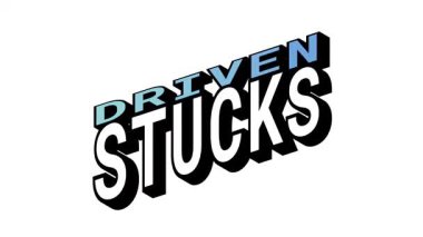 DRIVEN vs STUCKS, Isometric View 'da 3B Metin Animasyonu ve Kalın Tipografi Efektleriyle Karşıt Kelime Hareketi Döngüsü