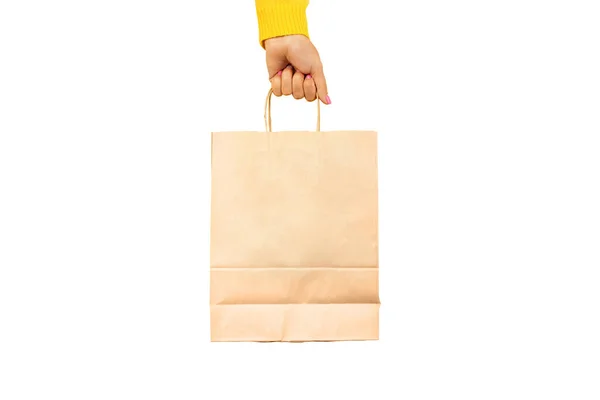 Женщина Держит Бумажный Пакет Покупок Белом Фоне Концепция Магазинов — стоковое фото