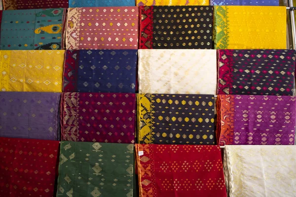 Bangladesh Kvinnor Traditionella Färgglada Jamdani Saree Hängande Detaljhandeln Showrooms Färgglada — Stockfoto