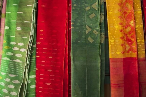 Bangladesh Kvinnor Traditionella Färgglada Jamdani Saree Hängande Detaljhandeln Showrooms Färgglada — Stockfoto