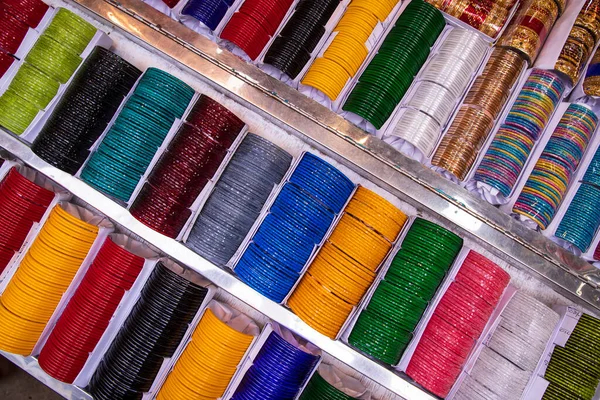 Flerfärgade Glas Bangles Till Salu Kan Användas Som Bakgrund Textur — Stockfoto
