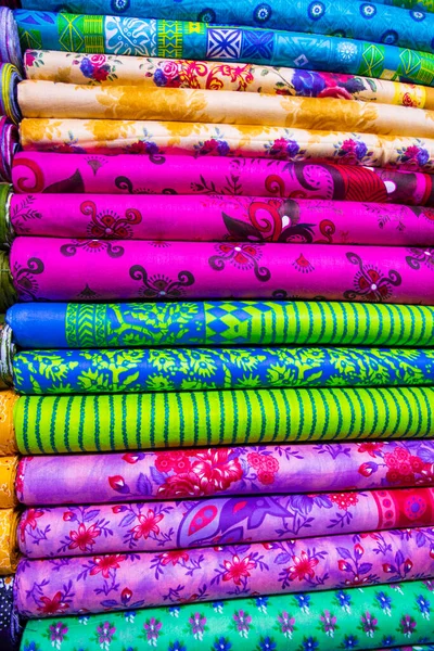 Variedade Artística Tom Sombra Têxtil Cores Impressas Tecidos Empilhados Varejo — Fotografia de Stock