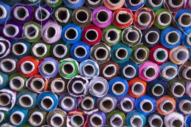 Çok renkli dikiş iplikleri deseni dokusu arka plan duvar kağıdı olarak kullanılabilir