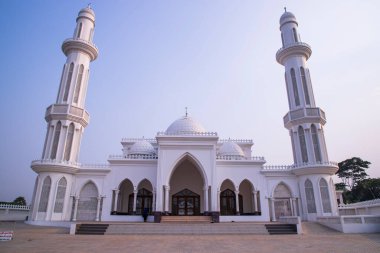 Elias Ahmed Chowdhury Koleji 'nin en güzel mimarisi Jame Mescidi.