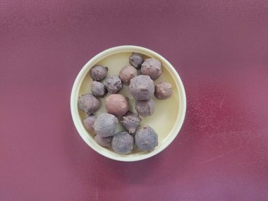 Beleric Myrobalan, Ink Not, Bahara, Beleric 'in kurumuş meyveleri. (Terminalia bellirica (Gaertn) Roxb.) Mülk ilacı ve triphala içeriği var.