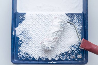 Patenli el boyası duvar. Yenileme dairesi. Tamir ve dekorasyon konsepti. Boşluğu kopyala