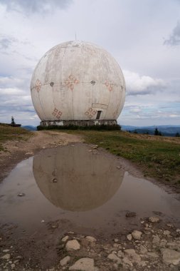 Sovyet Pamir radar istasyonu. Ukrayna 'daki Karpat Dağları' nda yürüyüş 