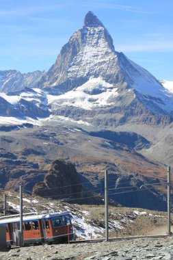 Görkemli ve etkileyici Karlı Matherhorn