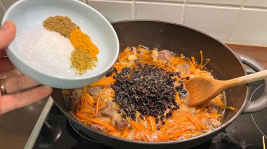 Biftek fileto ocakta pişiyor. Yüksek kalite fotoğraf