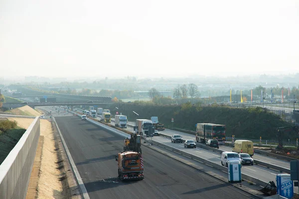 Poranny Ruch Niemieckiej Autostradzie Niedaleko Regensburga Wysokiej Jakości Zdjęcie — Zdjęcie stockowe