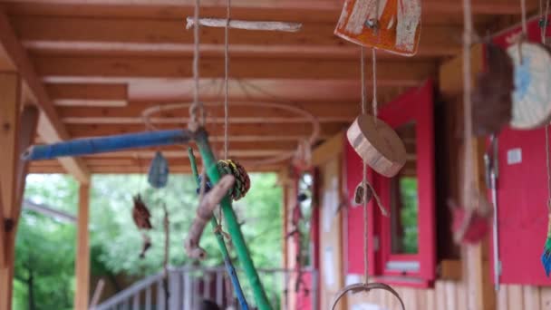 森林幼儿园的木制装饰 — 图库视频影像