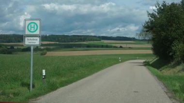 Kırsal kesimde yol manzarası