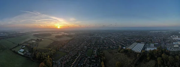 Panoramik Havacılık Konutları İngiliz İHA 'sı Yazın Mavi Gök Gayrimenkul Ajansı Sabah Gündoğumu Ev Fiyatları 2022
