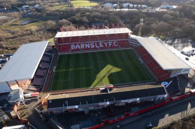 Barnsley FC Futbol Kulübü Oakwell Stadyumu yukarıdan insansız hava aracı mavi gökyüzü