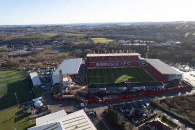 Barnsley FC Futbol Kulübü Oakwell Stadyumu yukarıdan insansız hava aracı mavi gökyüzü