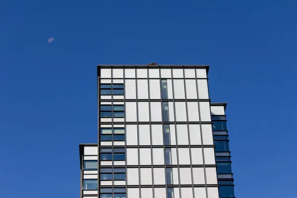 Londra Ngiltere Modern Gökdelenler Içindeki Ofis Merkezini Kapatın Gökyüzü Bulut — Stok fotoğraf