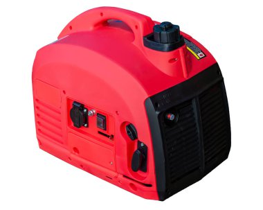 Beyaz bir arkaplanda izole edilmiş kırmızı dönüştürücü benzin jeneratörü, portlar görünür