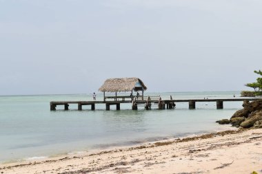 Güvercin Noktası, Tobago - 12 Temmuz 2022 - Tobago 'nun batı kıyısındaki Pigeon Point Heritage Park' taki Iconic Jetty.