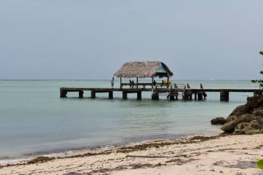Güvercin Noktası, Tobago - 12 Temmuz 2022 - Tobago 'nun batı kıyısındaki Pigeon Point Heritage Park' taki Iconic Jetty.