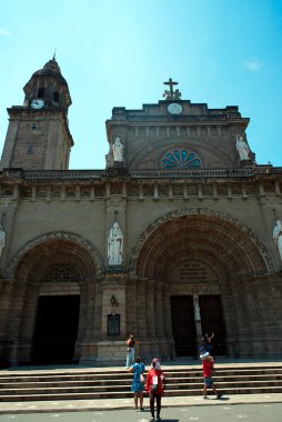 Manila Katedrali, Manila 'nın Duvarlı Kenti Intramuros, Manila, Filipinler, 15 Temmuz 2022, günümüz modern şehri Manila' nın tarihi surları içinde yer almaktadır.