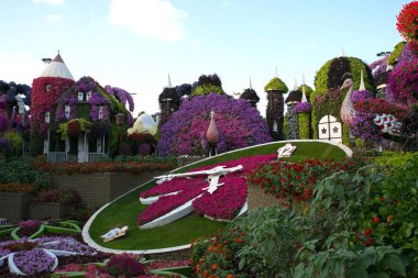 Dubai, Birleşik Arap Emirlikleri, 11 Aralık 2022, Dubai Mucize Bahçesi, Dubailand bölgesinde ve dünyada eşi benzeri görülmemiş bir gösteri ve birçok insanın ziyaret ettiği abartılı bir açık hava eğlence mekanı.