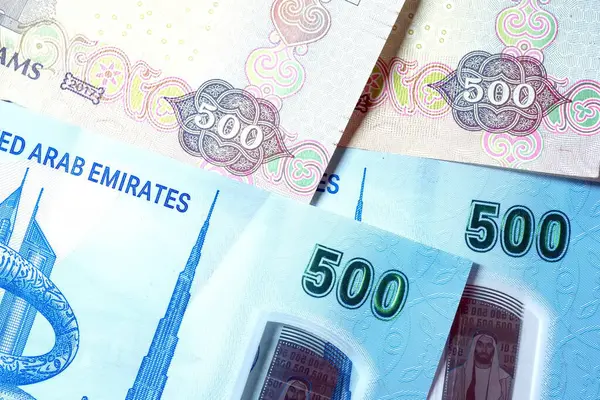 Dirhams para birimini, AED 'i, banknotları ve paraları kapatın, Birleşik Arap Emirlikleri
