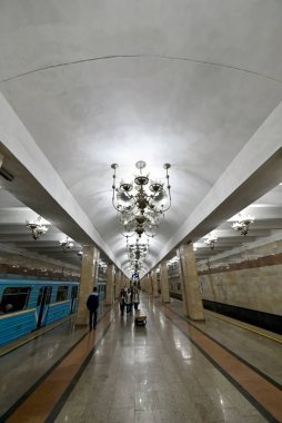 Taşkent Özbekistan 24 Mart 2025 Abdulla Kodiriy Metro İstasyonu 'nun içi