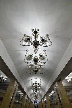 Taşkent Özbekistan 24 Mart 2025 Abdulla Kodiriy Metro İstasyonu 'nun içi