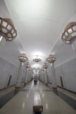 Taşkent, Özbekistan 24 Mart 2025 Yunus Rajabiy Metro İstasyonu İçişleri