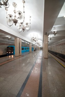 Taşkent, Özbekistan 24 Mart 2025 Yunus Rajabiy Metro İstasyonu İçişleri
