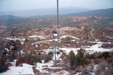 Amirsoy Resort Özbekistan 22 Mart 2025 'te Amirsoy tatil beldesi çevresinde