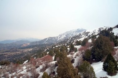 Amirsoy Resort Özbekistan 22 Mart 2025 'te Amirsoy tatil beldesi çevresinde