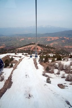 Amirsoy Resort Özbekistan 22 Mart 2025 'te Amirsoy tatil beldesi çevresinde