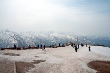 Amirsoy Resort Özbekistan 22 Mart 2025 'te Amirsoy tatil beldesi çevresinde