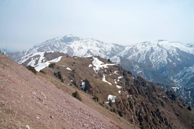 Amirsoy Resort Özbekistan 22 Mart 2025 'te Amirsoy tatil beldesi çevresinde