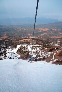 Amirsoy Resort Özbekistan 22 Mart 2025 'te Amirsoy tatil beldesi çevresinde