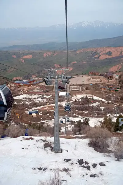 Amirsoy Resort Özbekistan 22 Mart 2025 'te Amirsoy tatil beldesi çevresinde