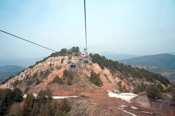 Amirsoy Resort Özbekistan 22 Mart 2025 'te Amirsoy tatil beldesi çevresinde