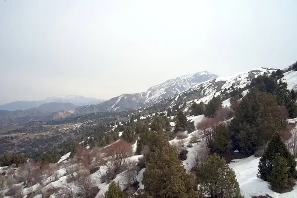 Amirsoy Resort Özbekistan 22 Mart 2025 'te Amirsoy tatil beldesi çevresinde