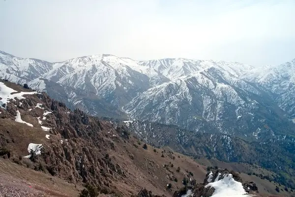 Amirsoy Resort Özbekistan 22 Mart 2025 'te Amirsoy tatil beldesi çevresinde