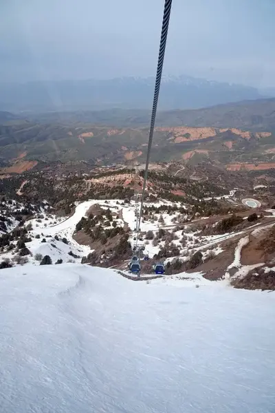 Amirsoy Resort Özbekistan 22 Mart 2025 'te Amirsoy tatil beldesi çevresinde