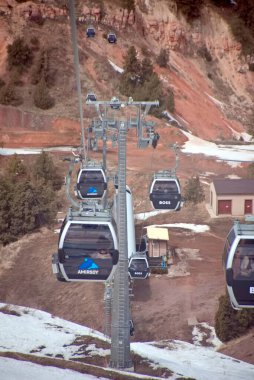 Amirsoy Resort Özbekistan 22 Mart 2025 'te Amirsoy tatil beldesi çevresinde