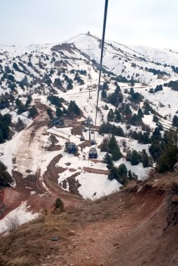 Amirsoy Resort Özbekistan 22 Mart 2025 'te Amirsoy tatil beldesi çevresinde