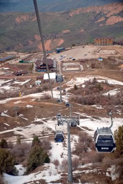 Amirsoy Resort Özbekistan 22 Mart 2025 'te Amirsoy tatil beldesi çevresinde