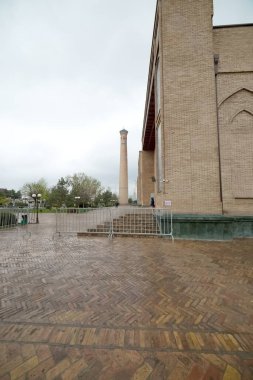 Hazrati 'li anne Jome Masjidi Taşkent Özbekistan 25 Mart 2025 Hazretli Imom Jome Masjidi Taşkent Özbekistan' da bir el sanatları dükkanı