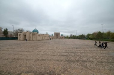 Hazrati 'li anne Jome Masjidi Taşkent Özbekistan 25 Mart 2025 Hazretli Imom Jome Masjidi Taşkent Özbekistan' da bir el sanatları dükkanı