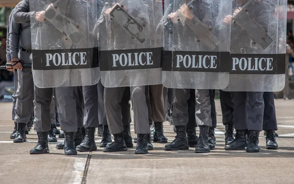 Riot Police Coaches Review Crowd Control — Stock Photo, Image