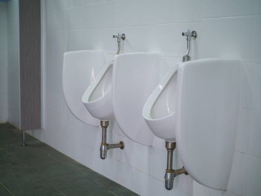 Erkekler tuvaleti için idrar.