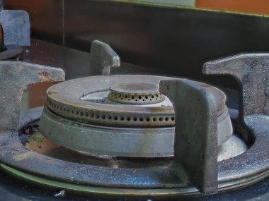 Kıvılcım tabancasıyla hafif ev yapımı gaz..